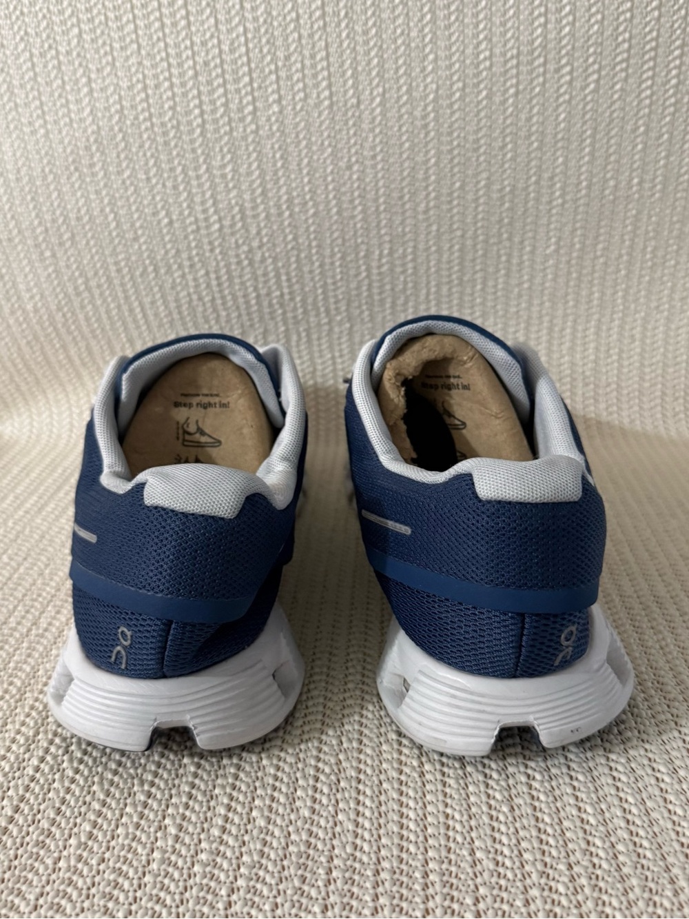 On Cloud 5 Running Shoes Women’s US 9 EU 40.5 Navy Blue Swiss Engineering - Picture 4 of 6